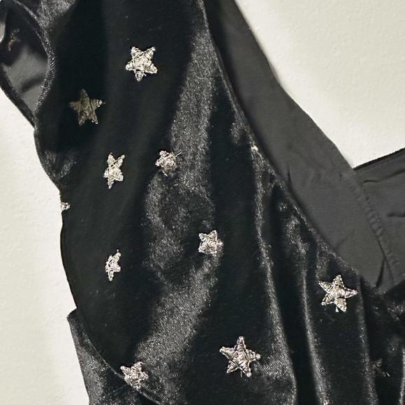 NWT AQUA | Black Star Ruffle-Accent Asymmetrical Dress - small - Picture 4 of 4